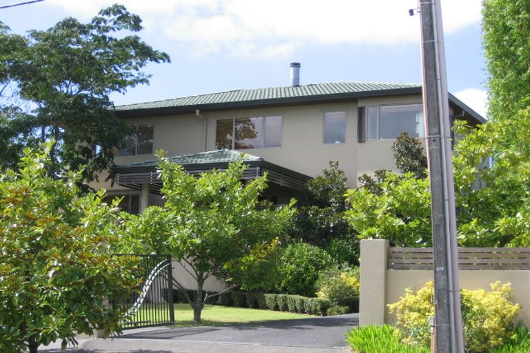 Photo of property in 23 Braemar Road, Castor Bay, Auckland, 0620