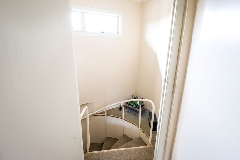 Photo of property in 9 Waterloo Crescent, Hokowhitu, Palmerston North, 4410