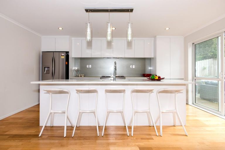 Photo of property in 102a San Marino Drive West, Henderson, Auckland, 0612