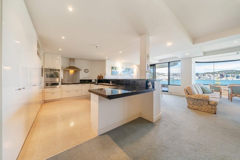 Photo of property in 6/308 Oriental Parade, Oriental Bay, Wellington, 6011
