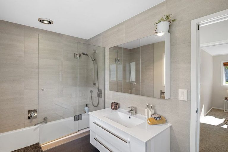 Photo of property in 8 Capricorn Place, Browns Bay, Auckland, 0630