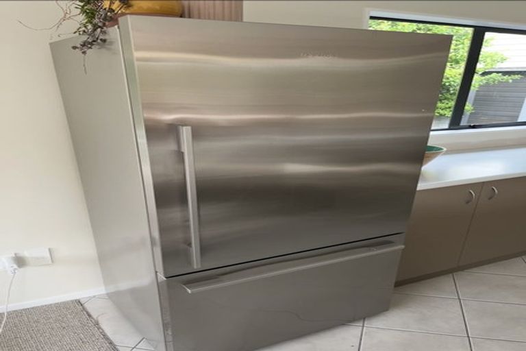 Photo of property in 7 Lowry Heights, Stokes Valley, Lower Hutt, 5019