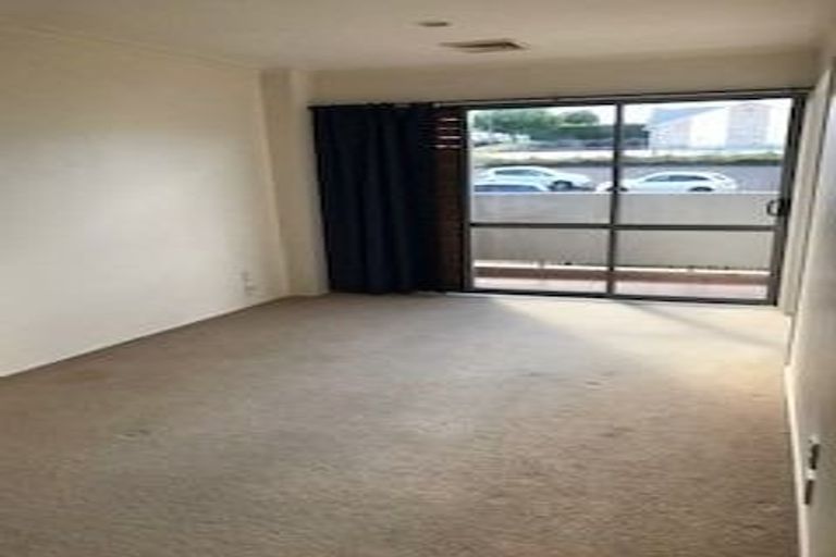 Photo of property in 17d/30 Westward Ho, Glen Eden, Auckland, 0602