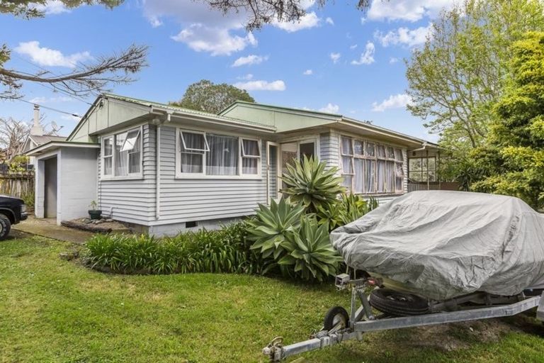 Photo of property in 832 Whangaparaoa Road, Manly, Whangaparaoa, 0930