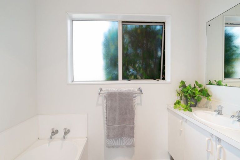 Photo of property in 27 Crisp Drive, Papamoa Beach, Papamoa, 3118