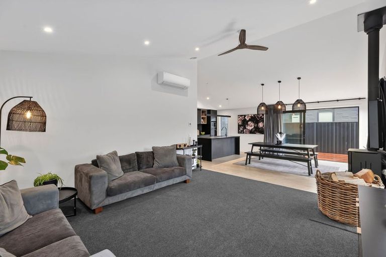 Photo of property in 19 Dunn Street, Lake Hawea, 9382