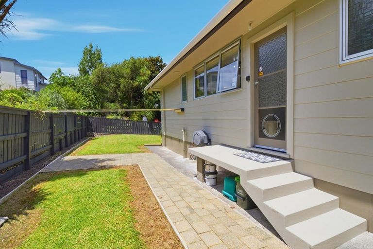 Photo of property in 40 Glenbervie Crescent, Massey, Auckland, 0614