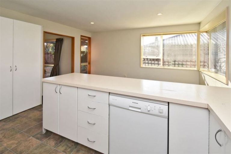 Photo of property in 2/41 Brodie Street, Ilam, Christchurch, 8041