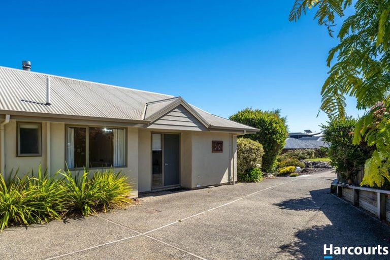 Photo of property in 12 Lionel Place, Mapua, 7005