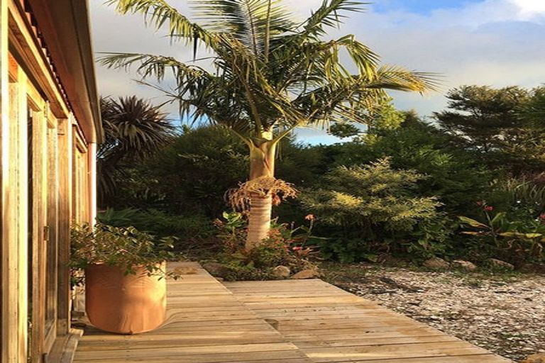 Photo of property in 76 Top Town Place, Coromandel, 3506