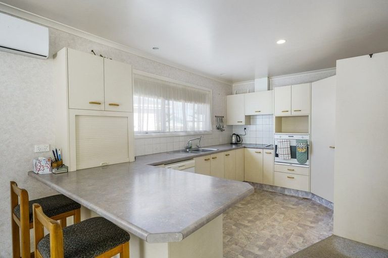 Photo of property in 6 Coleman Street, Paraparaumu, 5032