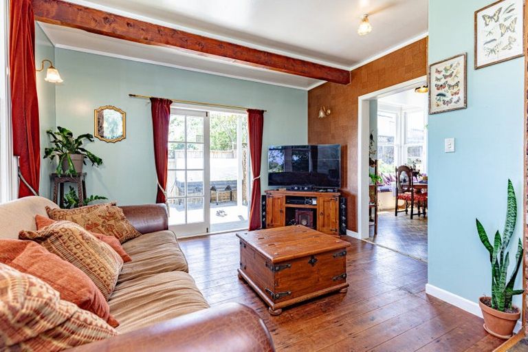 Photo of property in 50 Shakespeare Road, Bastia Hill, Whanganui, 4500