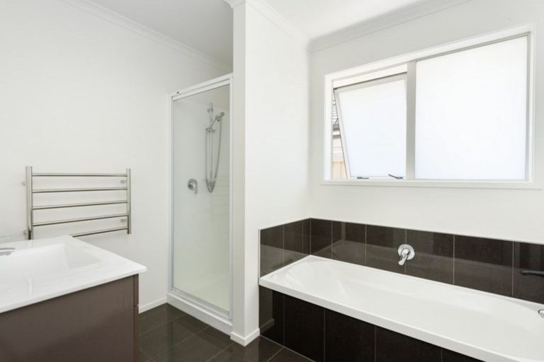 Photo of property in 30 Livingstone Drive, Papamoa Beach, Papamoa, 3118