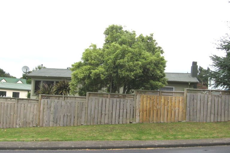Photo of property in 4 Glen Road, Ranui, Auckland, 0612