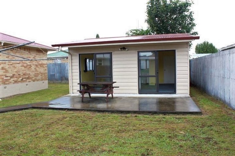 Photo of property in 4 Defoe Avenue, Hillcrest, Hamilton, 3216