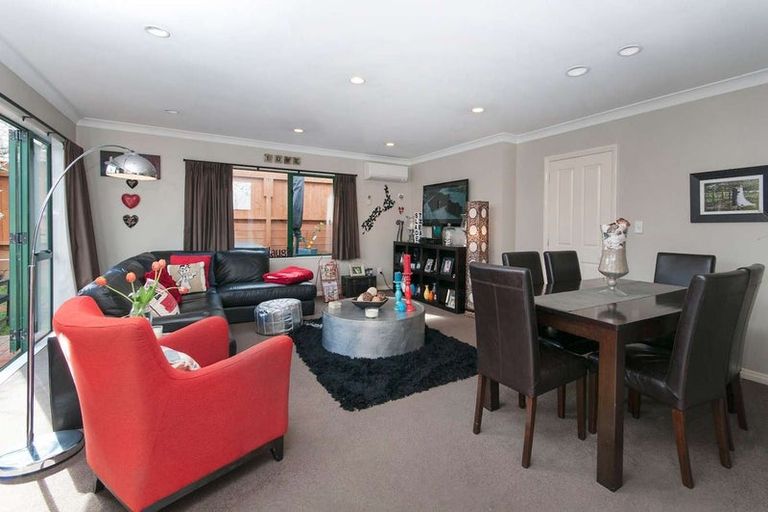 Photo of property in 2/70 Drake Street, Howick, Auckland, 2014