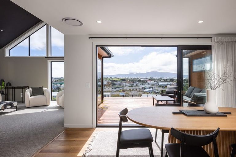 Photo of property in 37 Ruapehu Street, Paraparaumu, 5032