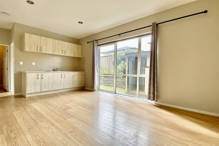 Photo of property in 65 Kerrykeel Drive, Flat Bush, Auckland, 2019