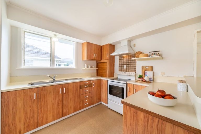 Photo of property in 35 Routley Crescent, Elderslea, Upper Hutt, 5018