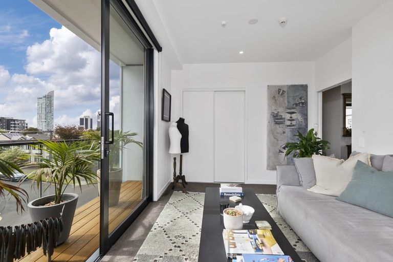 Photo of property in 201/8a Lake Pupuke Drive, Takapuna, Auckland, 0622