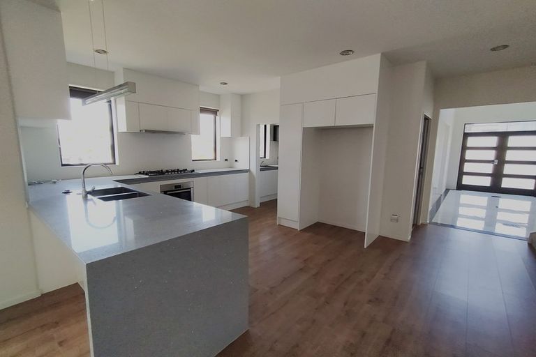 Photo of property in 14 Golden Morning Drive, Albany Heights, Auckland, 0632