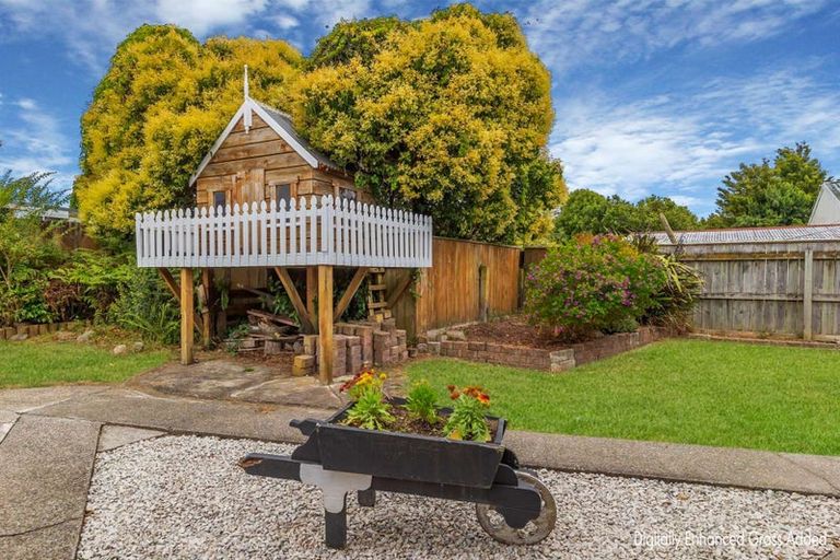 Photo of property in 556a Queen Street East, Levin, 5510