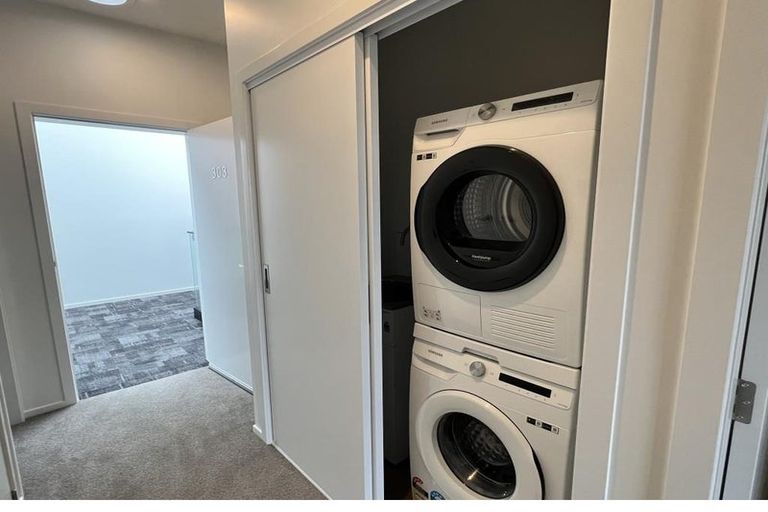 Photo of property in 303/2 Onepu Road, Kilbirnie, Wellington, 6022