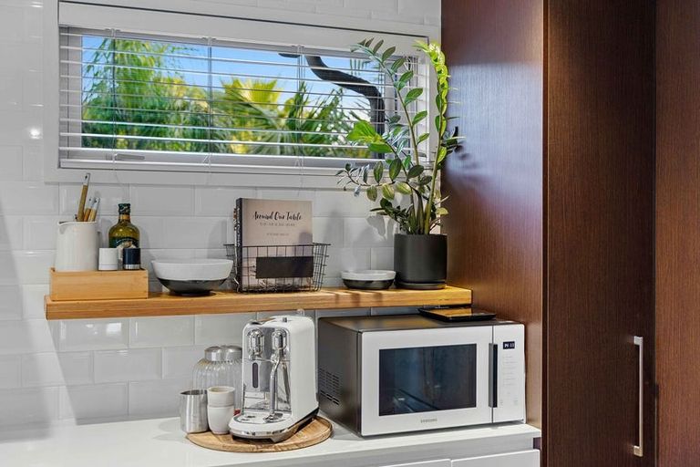 Photo of property in 31 Rauparaha Street, Waikanae Beach, Waikanae, 5036