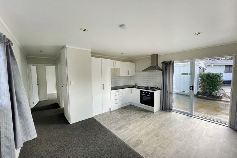 Photo of property in 36 Seaward Place, Wattle Downs, Auckland, 2103