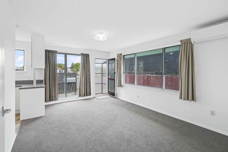 Photo of property in 1/178 Yaldhurst Road, Sockburn, Christchurch, 8042