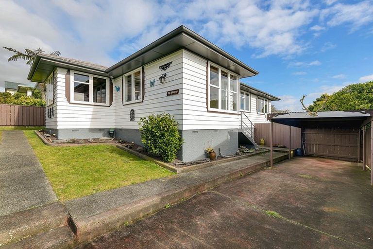 Photo of property in 17 Natone Street, Waitangirua, Porirua, 5024
