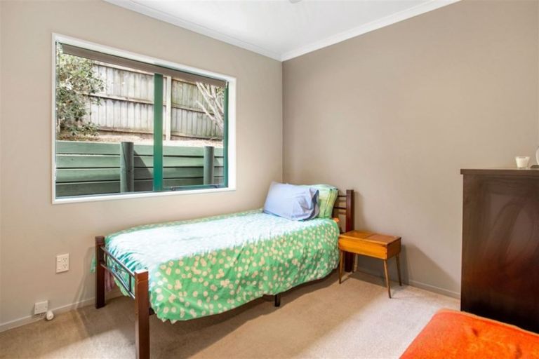 Photo of property in 9 Toledo Avenue, Henderson, Auckland, 0612