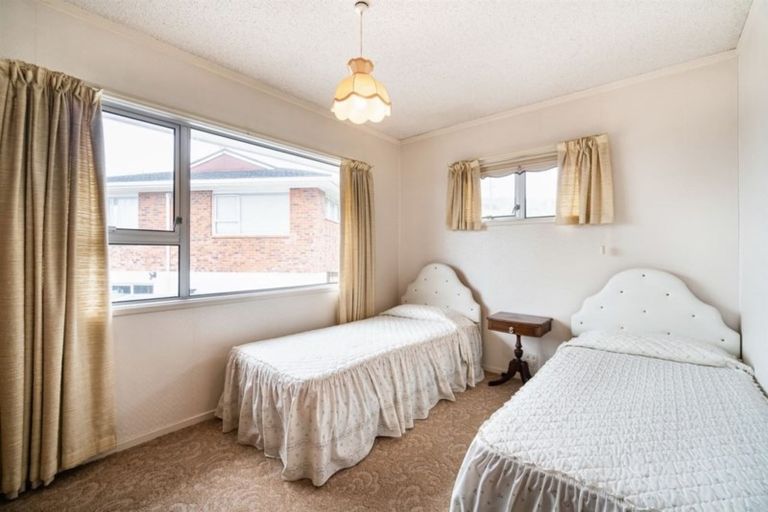 Photo of property in 2/4 Seaview Road, Milford, Auckland, 0620