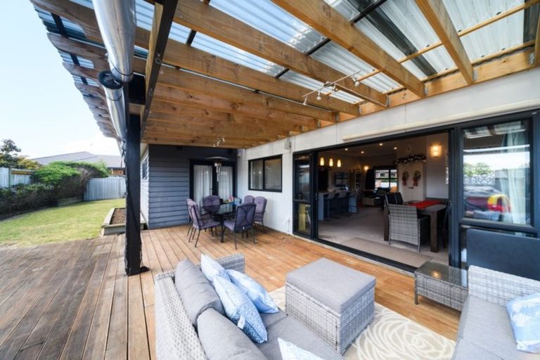 Photo of property in 61 Peter Hall Drive, Kelvin Grove, Palmerston North, 4414