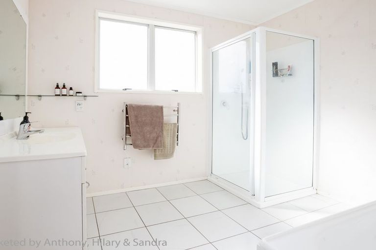 Photo of property in 15 Geraldine Crescent, Cloverlea, Palmerston North, 4412