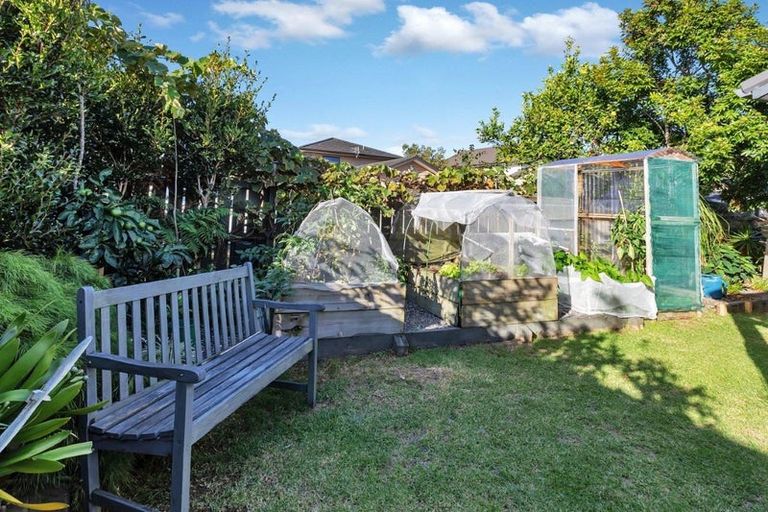 Photo of property in 80 One Tree Point Road, One Tree Point, 0118