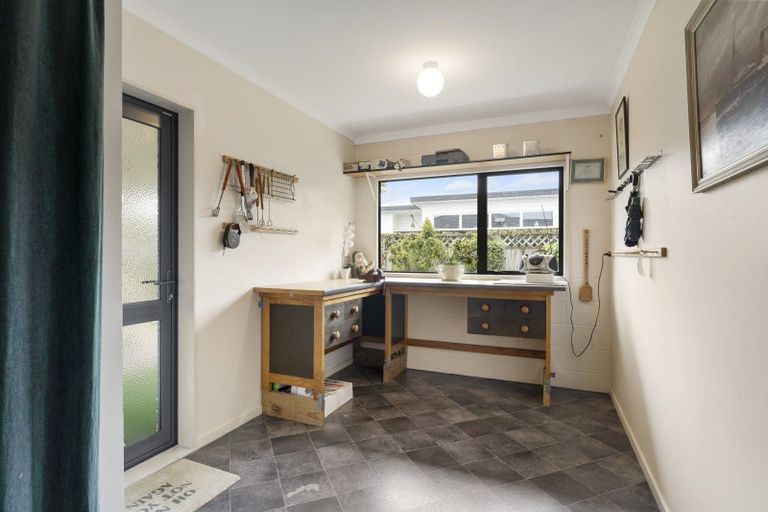 Photo of property in 14 Brookfield Place, Paraparaumu, 5032