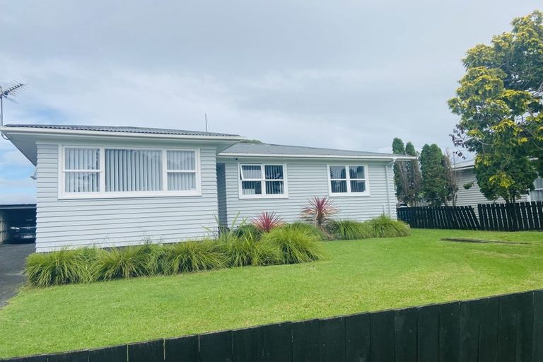 Photo of property in 13 Addington Avenue, Manurewa, Auckland, 2102