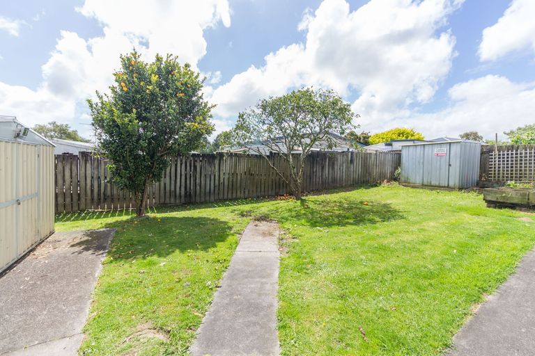 Photo of property in 39 Fitzherbert Avenue, West Harbour, Auckland, 0618