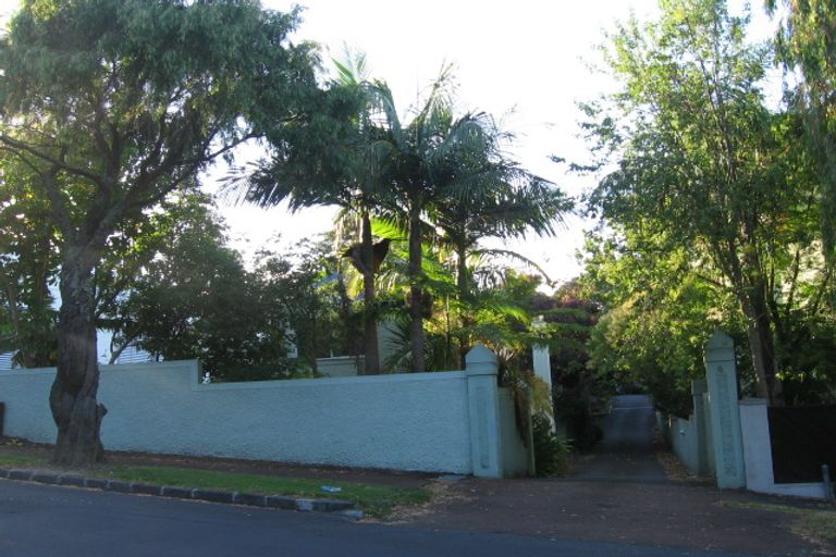 Photo of property in 10/6 Sarsfield Street, Herne Bay, Auckland, 1011