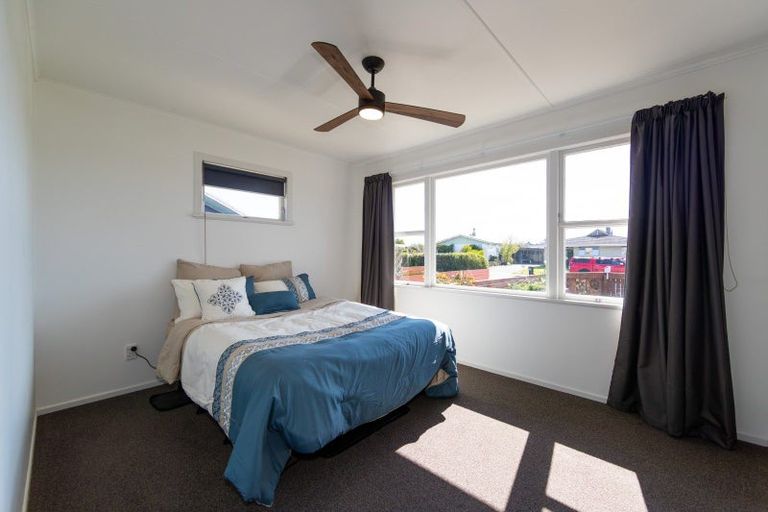 Photo of property in 17 Folkestone Drive, Flaxmere, Hastings, 4120