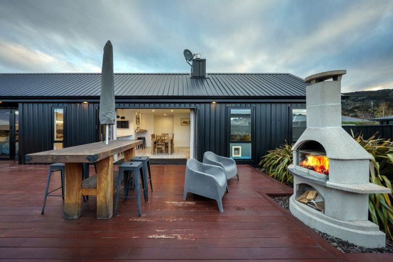 Photo of property in 54 Sherwin Avenue, Albert Town, Wanaka, 9305