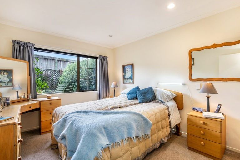 Photo of property in 22 Lakeridge Close, Rangatira Park, Taupo, 3330