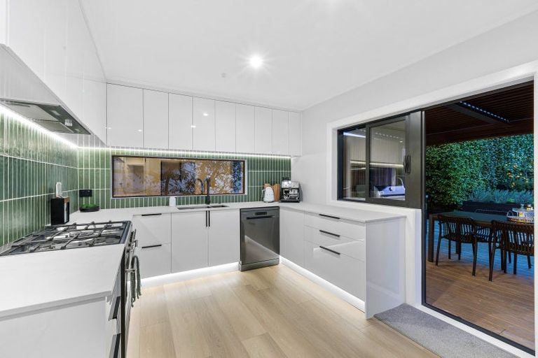 Photo of property in 23 Braemar Road, Rothesay Bay, Auckland, 0630