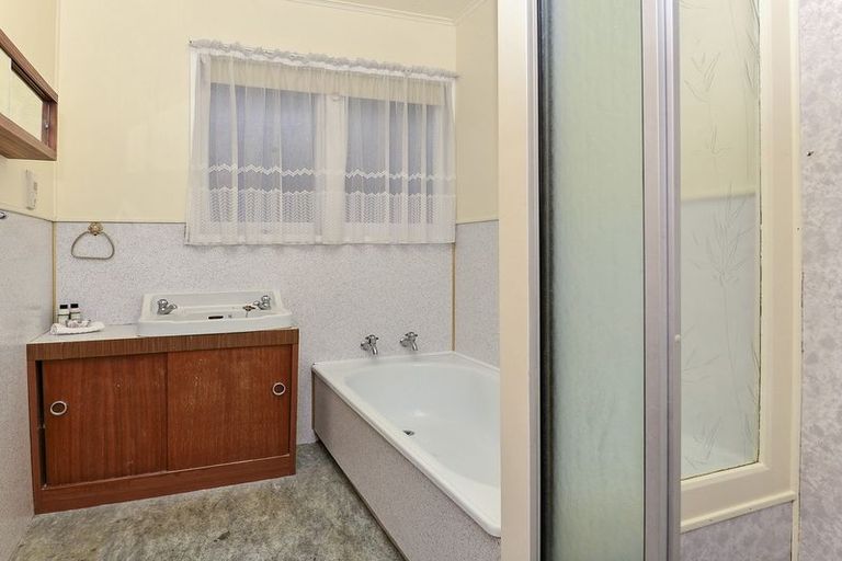 Photo of property in 1/117 Golf Road, New Lynn, Auckland, 0600