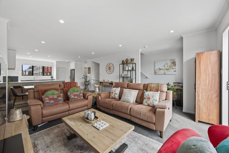 Photo of property in 4/271 Ormiston Road, Flat Bush, Auckland, 2019