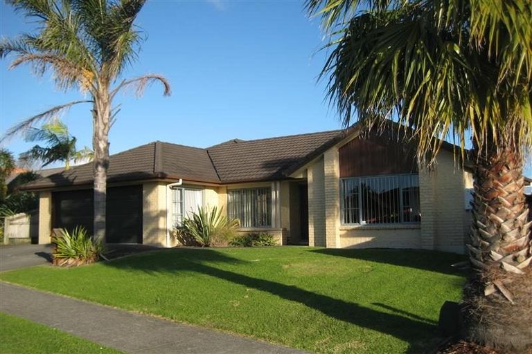 Photo of property in 9 Willowbank Close, East Tamaki Heights, Auckland, 2016