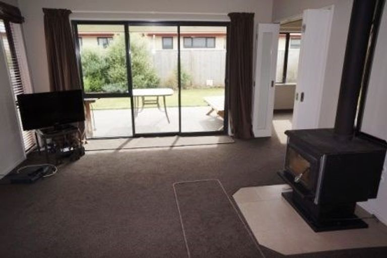 Photo of property in 27 Ashview Place, Rangiora, 7400