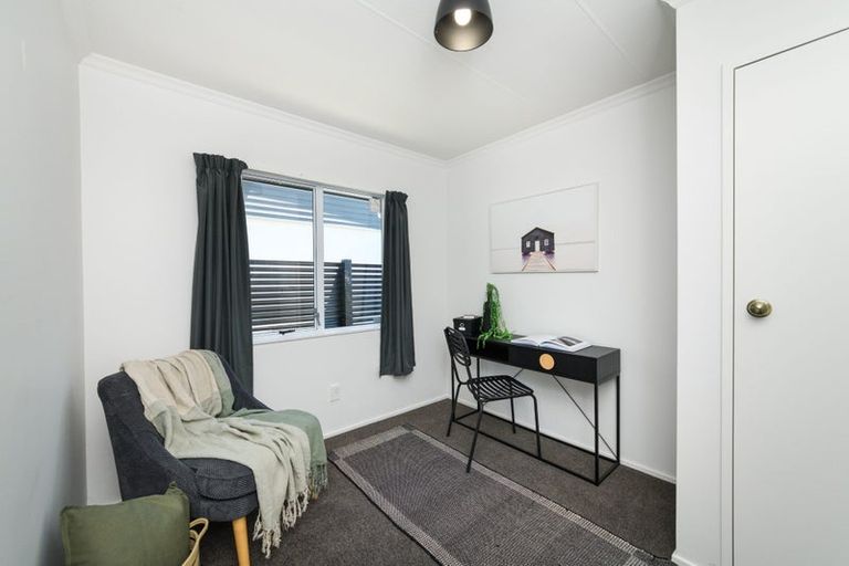 Photo of property in 2 Coromandel Court, Roslyn, Palmerston North, 4414