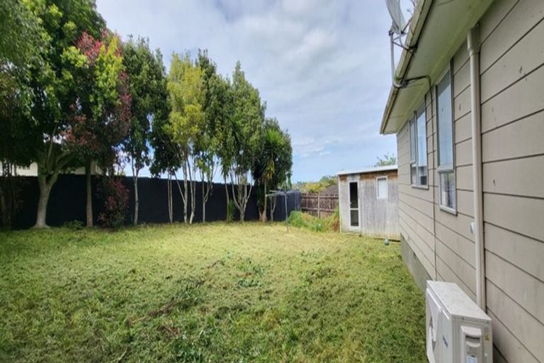 Photo of property in 57 Hobart Crescent, Wattle Downs, Auckland, 2103
